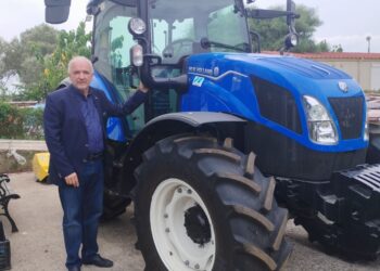 Δήμος Μεσολογγίου: 5 μήνες αραγμένο το τρακτέρ λόγω γραφειοκρατίας-Το παραδίδει στην εκπνοή της θητείας του ο Κώστας Λύρος