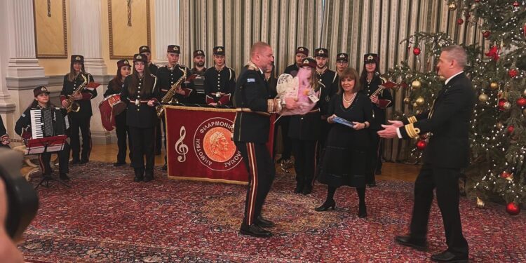 Τα κάλαντα από τη Δημοτική Φιλαρμονική Αμφιλοχίας στην ΠτΔ 