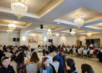 Χριστουγεννιάτικη Εκδήλωση Νεανικών Συνάξεων Γυμνασίου – Λυκείου Ιεράς Μητροπόλεως Αιτωλίας και Ακαρνανίας