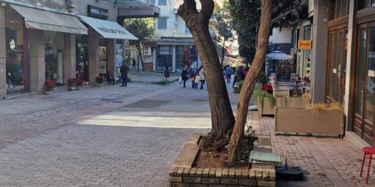 Τα τελευταία ψώνια για το ρεβεγιόν των Χριστουγέννων – Το ωράριο των καταστημάτων και σούπερ μάρκετ σήμερα, Κυριακή, 24/12