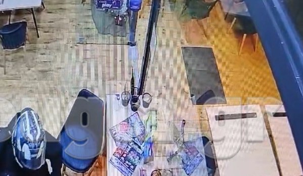 Αγρίνιο: Βίντεο που μπουκάρουν οι ανήλικοι ληστές στο πρακτορείο ΟΠΑΠ