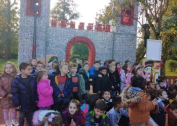 Αγρίνιο/μαθητές και οι εκπαιδευτικοί τριών Νηπιαγωγείων στόλισαν την πόλη μας!