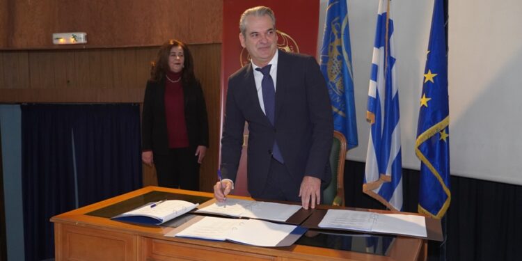 Πιστιόλας:”Δεν είναι ο όρκος που θα πείσει τους πολίτες να πιστέψουν σε έναν άνθρωπο, αλλά ο άνθρωπος που θα τους πείσει να πιστέψουν στον όρκο”