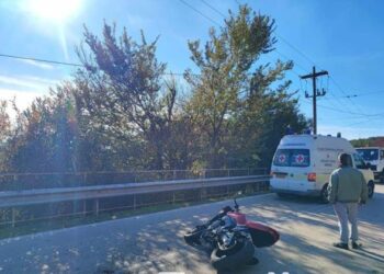 Σοβαρό τροχαίο με τραυματισμό μοτοσικλετιστή στο Θέρμο