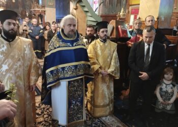 Δισαρχιερατική Θεία Λειτουργία στη Σταμνά -Ο Μητροπολίτης χειροθέτησε στο οφφίκιο του Πρωτοπρεσβυτέρου τον π. Νικόλαο Τηλιγάδα