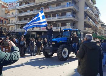 Συγκέντρωση – συλλαλητήριο αγροτών στην πλατεία του Αγρινίου (βιντεο-φωτο)
