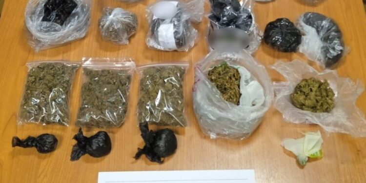 Συνελήφθη άνδρας στο Αγρίνιο για διακίνηση και καλλιέργεια ναρκωτικών