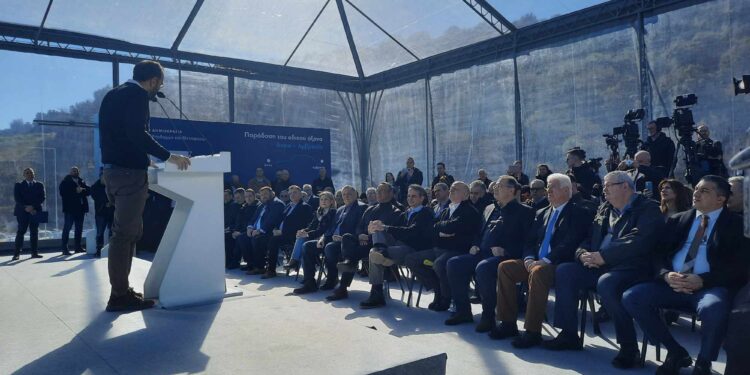 Live τα εγκαίνια του άξονα Άκτιο – Αμβρακία, παρουσία του Πρωθυπουργού