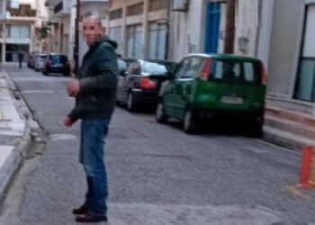 Πανικός στο Μεσολόγγι με άνδρα που κυκλοφορεί με μαχαίρι!