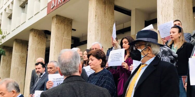 Αγρίνιο: Αποχή δικηγόρων-κλείσιμο υπηρεσιών δήμου & διαμαρτυρία στο Δικαστικό Μέγαρο- θα επιδιωχθεί συνάντηση με τον Πρωθυπουργό  στην Αμβρακία Οδό