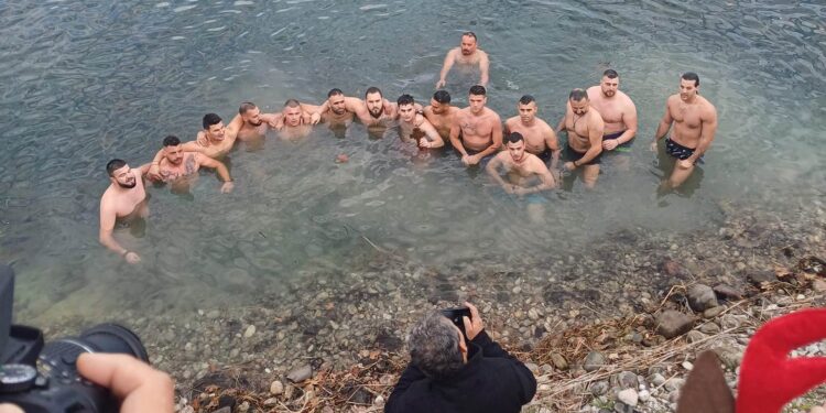 Τα Θεοφάνεια στη λίμνη Στράτου