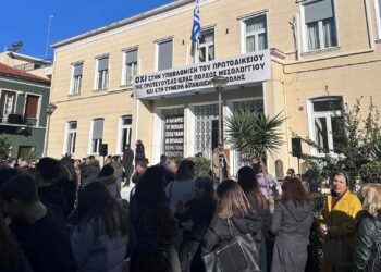 Μεσολόγγι: Μεγάλη κινητοποίηση στην διαφαινόμενη απομάκρυνση του Πρωτοδικείου(φωτο)