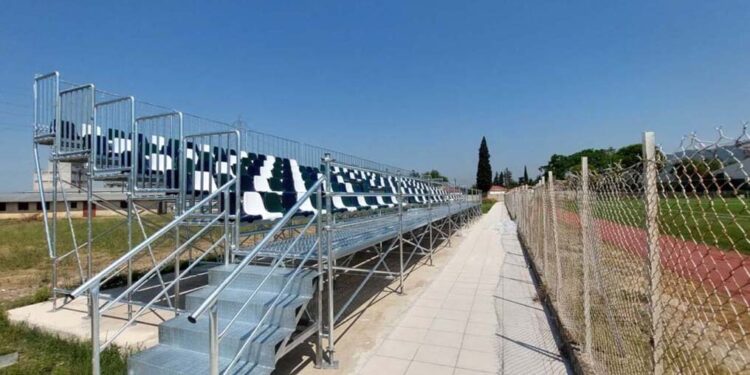 ΔΑΚ Αγρινίου:Νεαροί ξήλωσαν καθίσματα στο βοηθητικό γήπεδο!