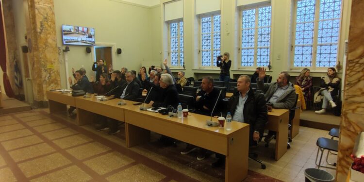 Δημοτικό Συμβούλιο Αγρινίου: εξελέγη το νέο προεδρείο & η δημοτική επιτροπή
