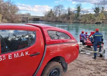 Συνεχίζονται οι έρευνες αλλά σβήνουν οι ελπίδες για τον 28χρονο στον Αχελώο