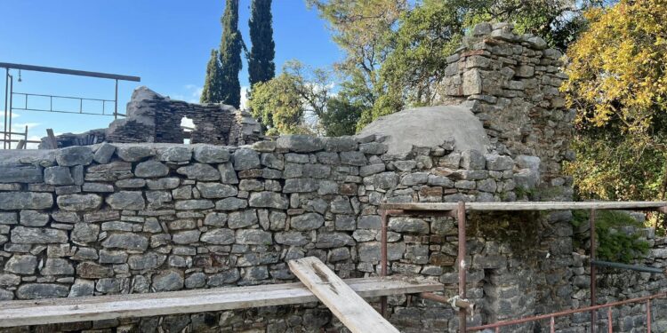 Θέρμο:Εργασίες στερέωσης του ερειπιώδους Ναού της Αγίας Σοφίας