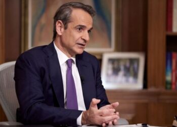Μητσοτάκης για ομόφυλα ζευγάρια: Ναι στον πολιτικό γάμο, όχι στην παρένθετη μητρότητα