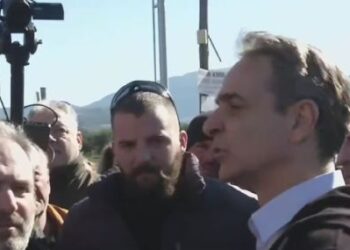 Μητσοτάκης σε αγρότες στη Βόνιτσα: Ούτε γκαρσόνια θα γίνετε, ούτε θα φύγετε στη Γερμανία