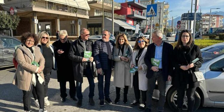 Χριστίνα Σταρακά: Σε καμπάνια του ΠΑΣΟΚ για την ακρίβεια στο Αγρίνιο (ΦΩΤΟ)