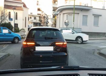 Σε άλλη διάσταση οδηγός στο Αγρίνιο, πήγαινε αντίθετα στην Αγίου Γεωργίου!!