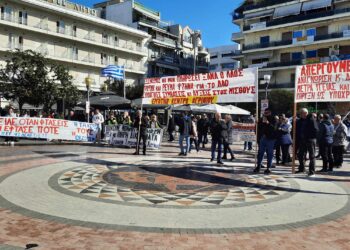 Απεργιακή συγκέντρωση στο Αγρίνιο(φώτο)