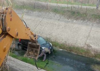 Στο Νοσοκομείο Αγρινίου οδηγός-Το όχημα της κατέληξε σε αύλακα