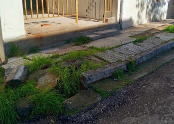 Αγρίνιο:Απροσπέλαστo πεζοδρόμιo στην Οδό Δεσποτάτου