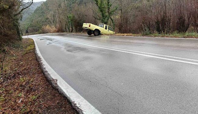 Εκτροπή οχήματος στο 14 χλμ Εθνικής οδού Αγρινίου – Καρπενησίου