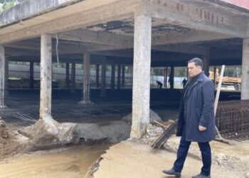 Σε εξέλιξη οι εργασίες για την αποκατάσταση του Δημοτικού Περιπτέρου στο Πάρκο Αγρινίου