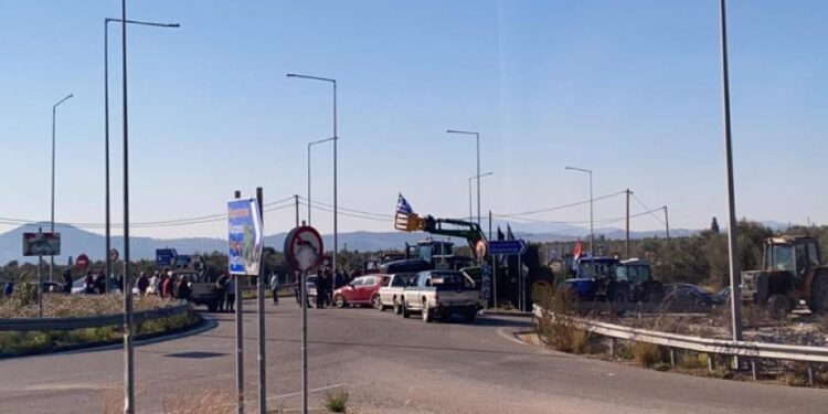 Μπλόκο Χαλικίου: Έκλεισαν την κυκλοφορία και σήμερα προς Ιόνια Οδό