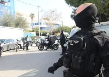 Αυτοκτόνησε τελικά ο δράστης της επίθεσης στη ναυτιλιακή εταιρία του Σπύρου Καρνέση στη Γλυφάδα, η οποία είχε ως αποτέλεσμα τον θάνατο 4 ατόμων
