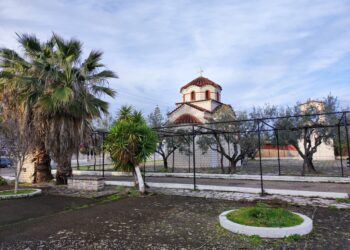 83χρονος αυτοϊκανοποιούνταν έξω από παιδική χαρά