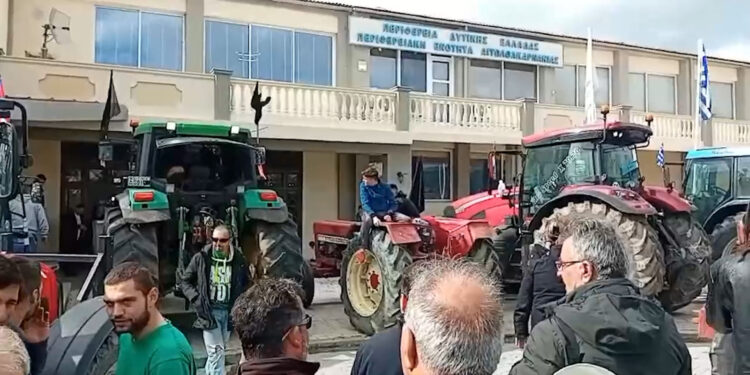 Στο κτίριο της Περιφέρειας στο Μεσολόγγι οι αγρότες θα περάσουν το βράδυ τους!