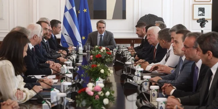 Και ο Ν.Φαρμάκης στη συνάντηση Μητσοτάκη με τους περιφερειάρχες