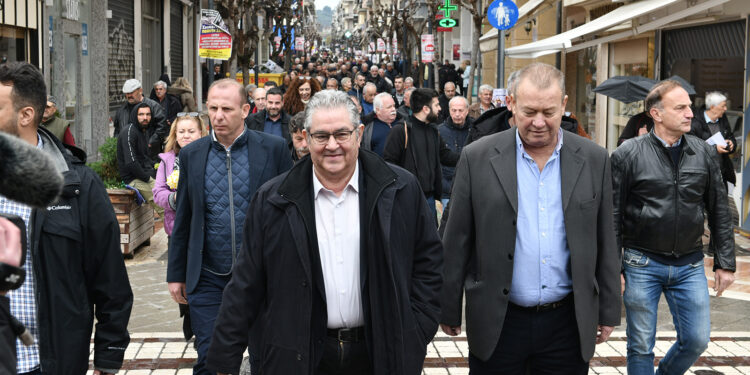 Αγρίνιο/Συνάντηση Δ. Κουτσούμπα με εκπροσώπους Συλλόγων Εμποροϋπαλλήλων και καταστηματαρχών (ΒΙΝΤΕΟ-ΦΩΤΟ)