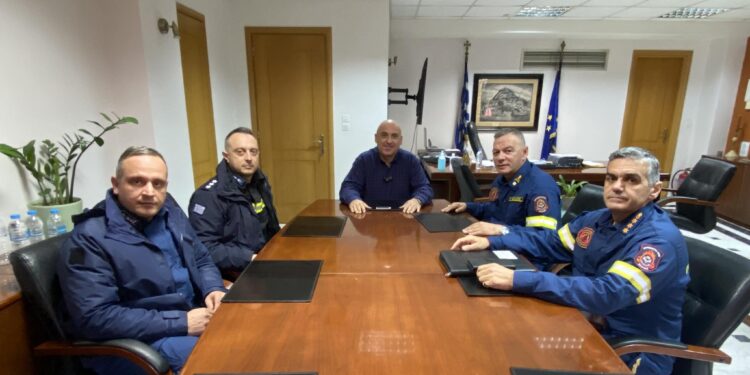 Με τον Διοικητή της Περιφερειακής Πυροσβεστικής Διοίκησης Δυτ.Ελλάδας Β.Σολδάτο συναντήθηκε ο Δήμαρχος Β.Γκίζας