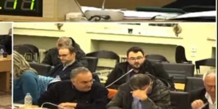 Τα πλωτά φωτοβολταϊκά στη λίμνη Κρεμαστών έφερε στο Δ.Σ ο Κωνσταντίνος Βραχωρίτης