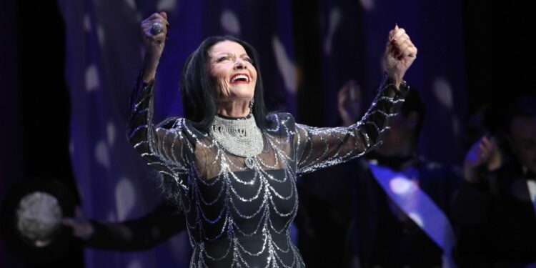 Στο νοσοκομείο με υψηλή πίεση η Ζωζώ Σαπουντζάκη