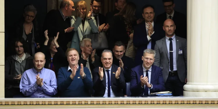Ομόφυλα ζευγάρια: Σκέρτσος-Πατέλης χειροκρότησαν από τα θεωρεία τα αποτελέσματα με Καπουτζίδη-Σεργουλόπουλο