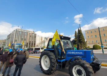 Στο Σύνταγμα έφτασαν τα πρώτα αγροτών