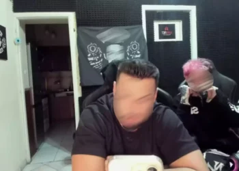 Σοκ με τον Youtuber «Αρχηγό» που χτυπούσε και εξευτέλιζε ΑμεΑ για να βγάλει χρήματα – Τι υποστηρίζει ο ίδιος