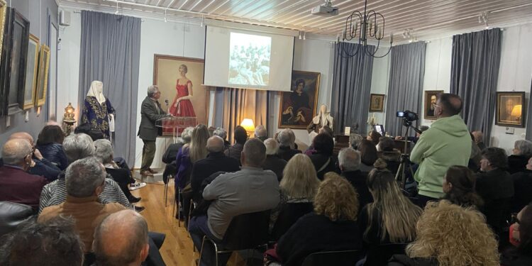 Αθρόα  η συμμετοχή «σπουδαστών» στη «ΝΕΑ ΜΕΣΟΛΟΓΓΙΑΔΑ ΣΧΟΛΗ» που ίδρυσε η «Διέξοδος»