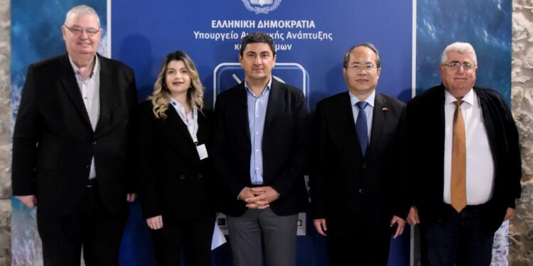 Αυγενάκης: Η παραοικονομία με το πρόσχημα της ερασιτεχνικής αλιείας τελειώνει- Προχωράμε στο Μητρώο Ερασιτεχνικής Αλιείας