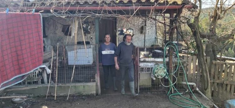 Έκκληση για βοήθεια του ζευγαριού που έμεινε μέσα στο χειμώνα χωρίς στέγη