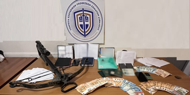 Σύλληψη ιατρού και τριών ακόμη ατόμων για υπόθεση έκδοσης – χορήγησης ψευδών ιατρικών βεβαιώσεων σε αλλοδαπούς και συνταγογράφησης φαρμάκων