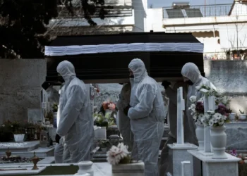 Άσηπτοι οι νεκροί του κορονοϊού – Ανησυχία σε όλα τα νεκροταφεία της χώρας