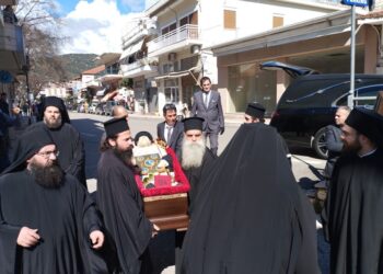 Θέρμο: Σε κλίμα συγκίνησης η ταφή  του Μακαριστού Επισκόπου Ευκαρπίας Ιεροθέου στη γενέτειρά του