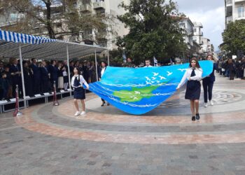 Mε λαμπρότητα γιορτάζεται η 25η Μαρτίου στο Αγρίνιο – Με παλμό και υπερηφάνεια η παρέλαση