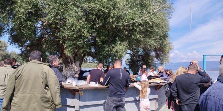 Μύδια, η θαλασσινή νοστιμιά που προσέλκυσε πλήθος κόσμου στο Σπάρτο Αμφιλοχίας-Αναβίωσε ξανά η γιορτή!