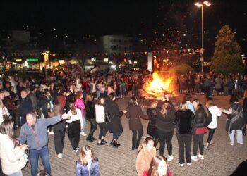 Με πολύ κόσμο τα”Λαμπαδιάσματα ” στην Αμφιλοχία